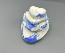 Load image into Gallery viewer, Heart shaped scented pebbles - Blue/White (Sea Breeze)